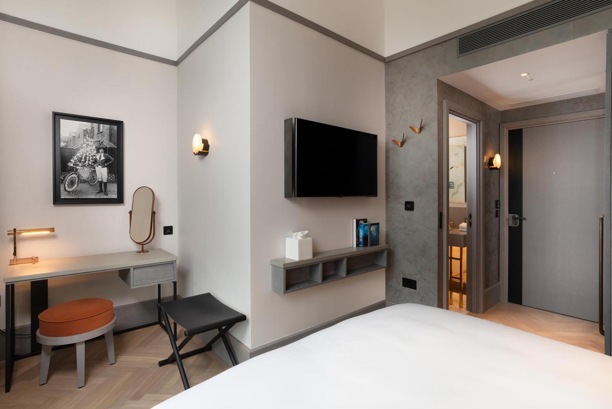 Hart Shoreditch London, Curio Collection By Hilton 4* London
