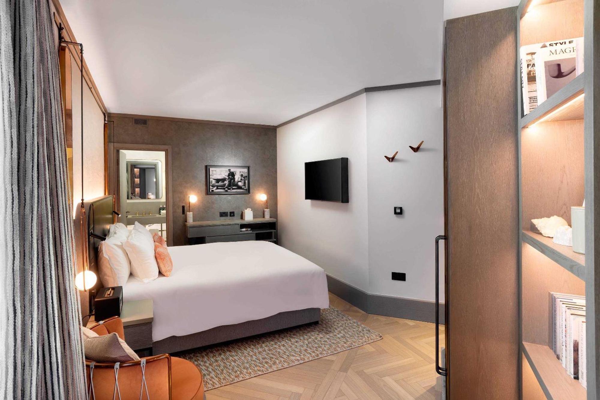 Hart Shoreditch London, Curio Collection By Hilton 4* London
