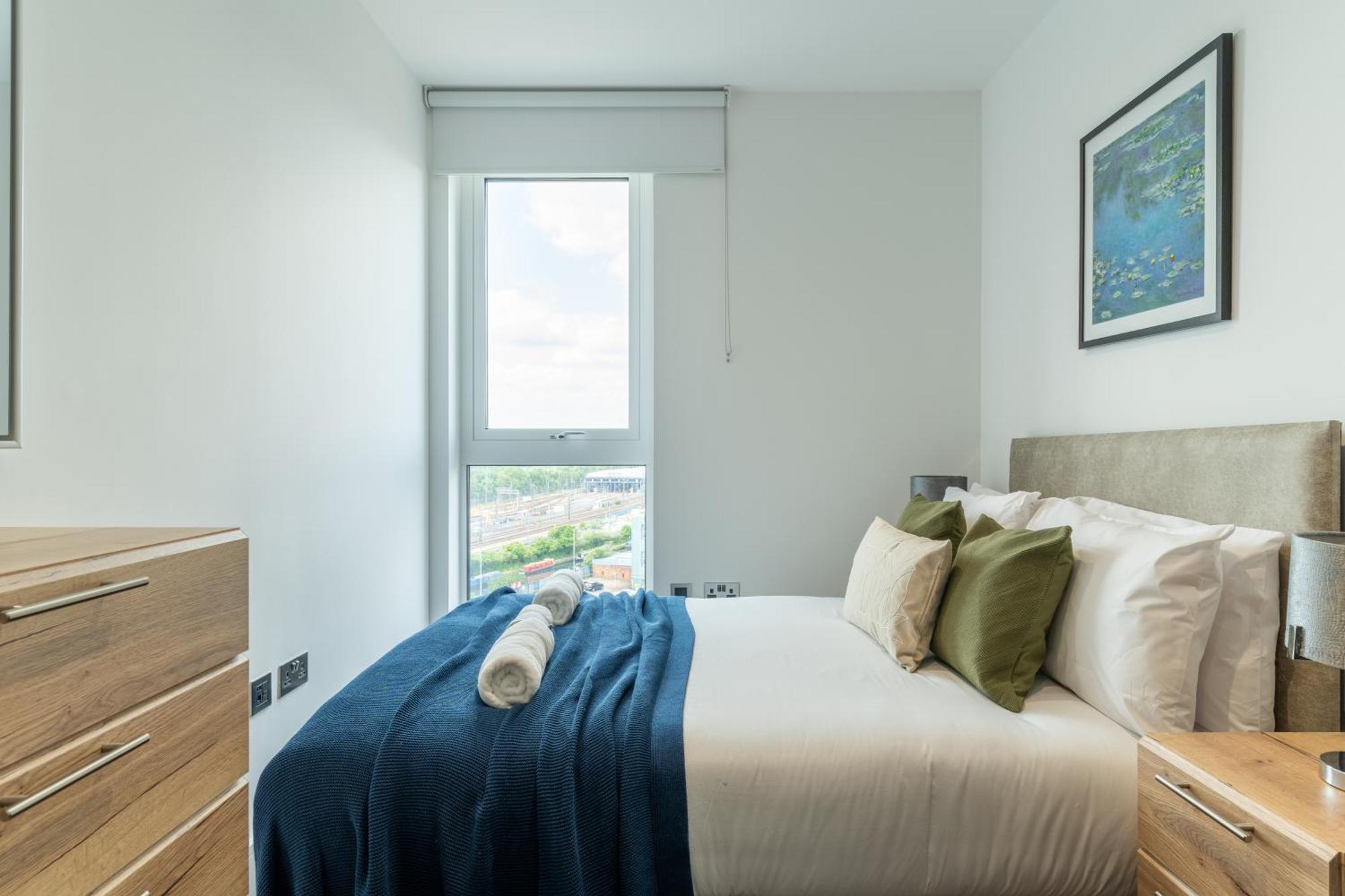 Mitre Monet By Artsy Apartment London