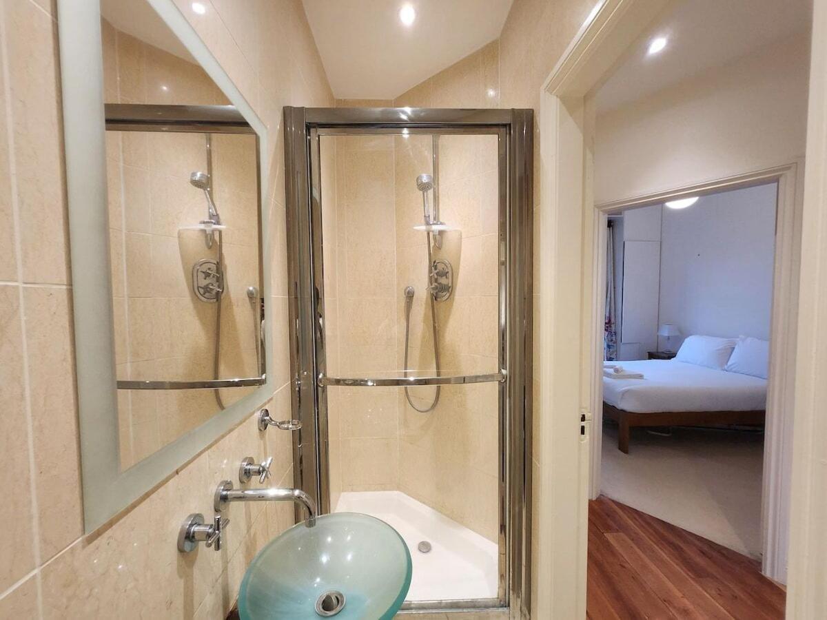 Elegant 2br Steps From Tube *