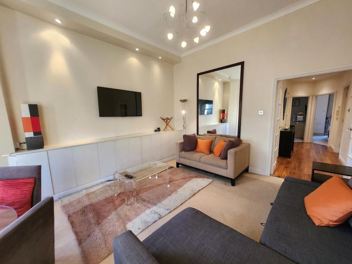 Elegant 2br Steps From Tube