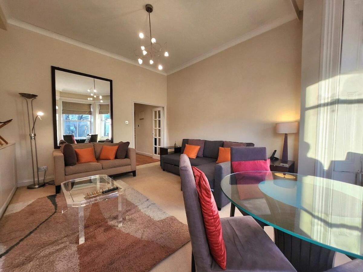 Elegant 2br Steps From Tube