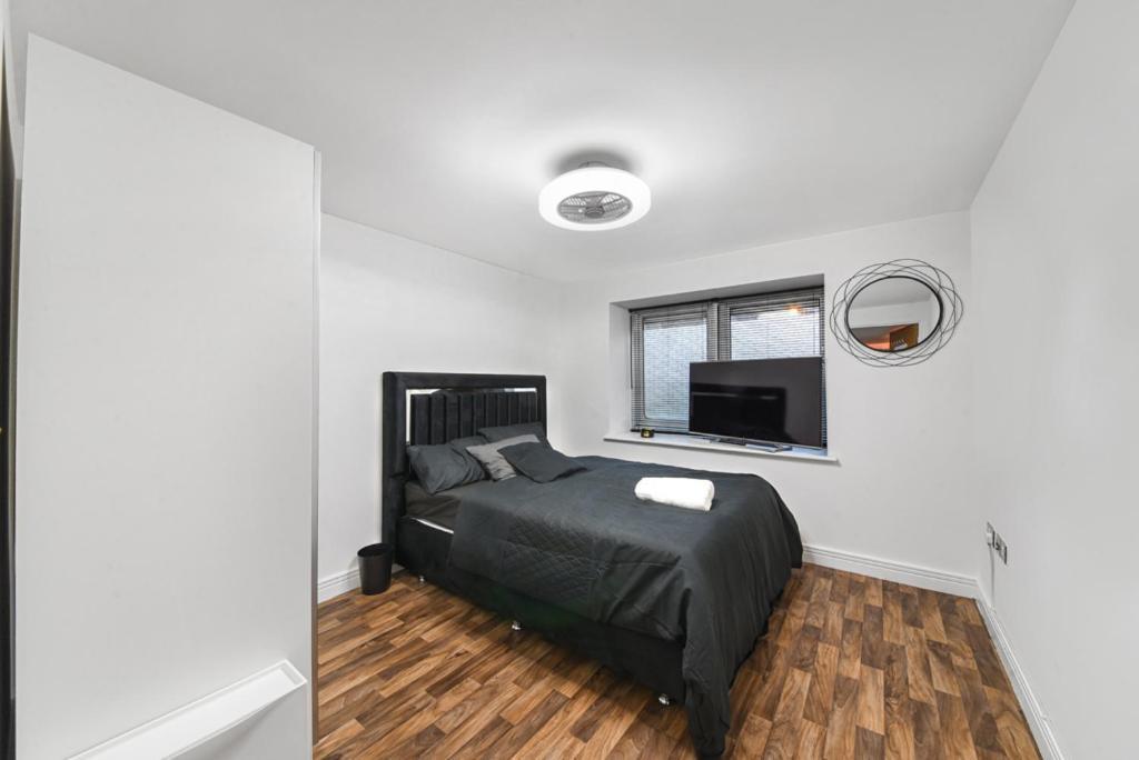 E15stratford 3bed 2bath Parking Apartment