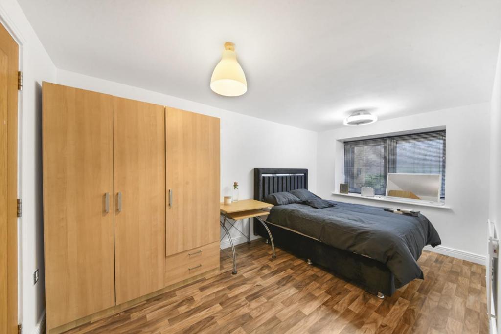 E15stratford 3bed 2bath Parking Apartment London