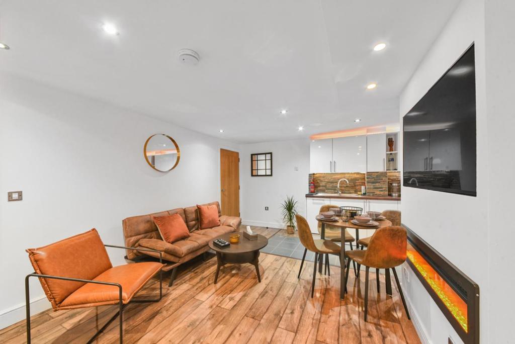 E15stratford 3bed 2bath Parking Apartment