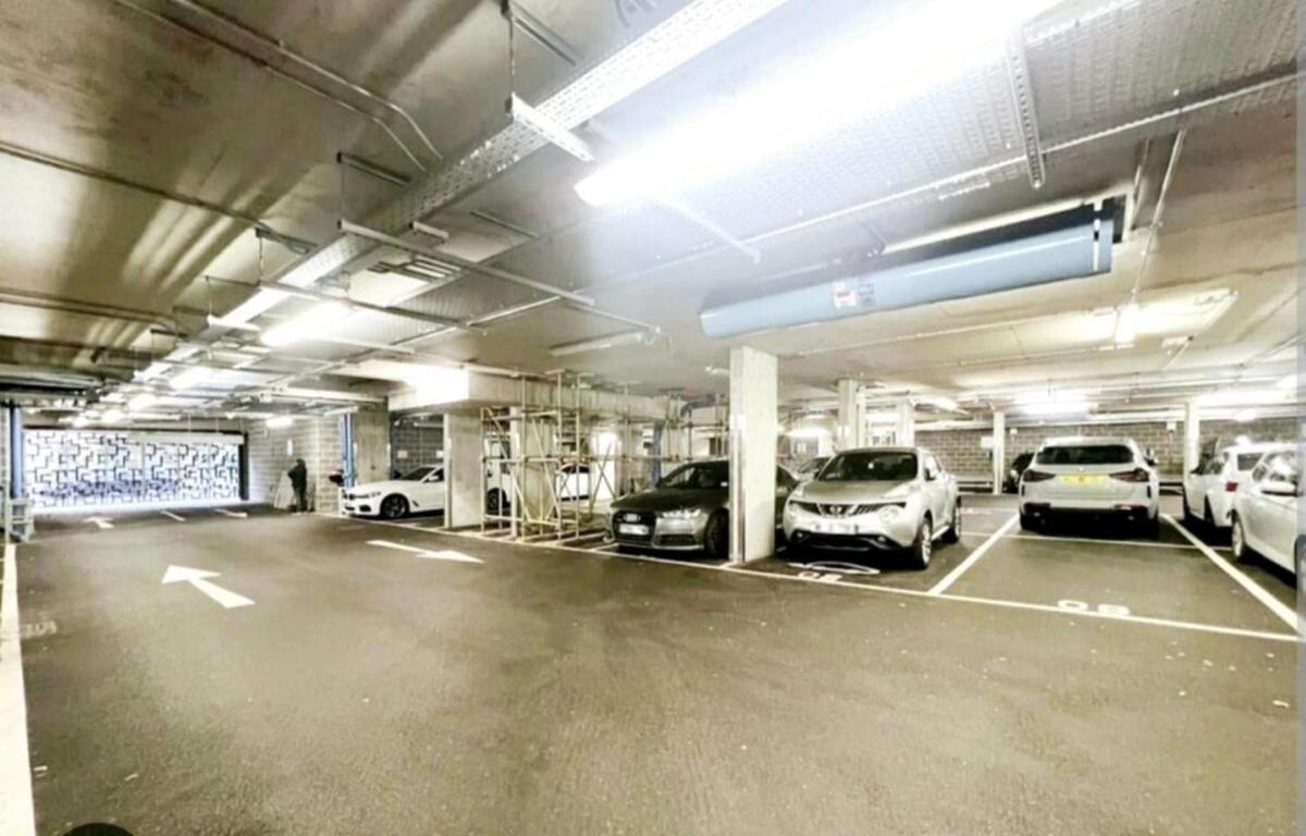 Lovely 3bd Flat, Parking, Sleeps Six Close To O2
