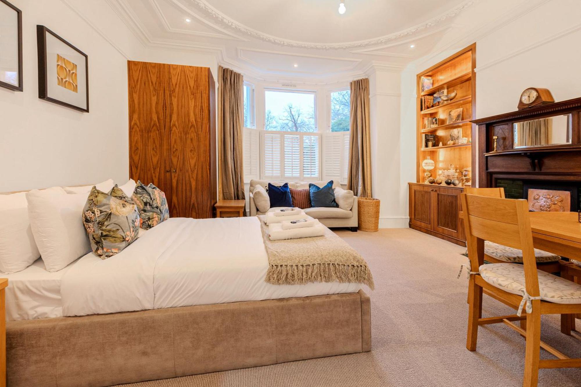 Charming 2br Flat W Garden, 10min Clapham South St Londres