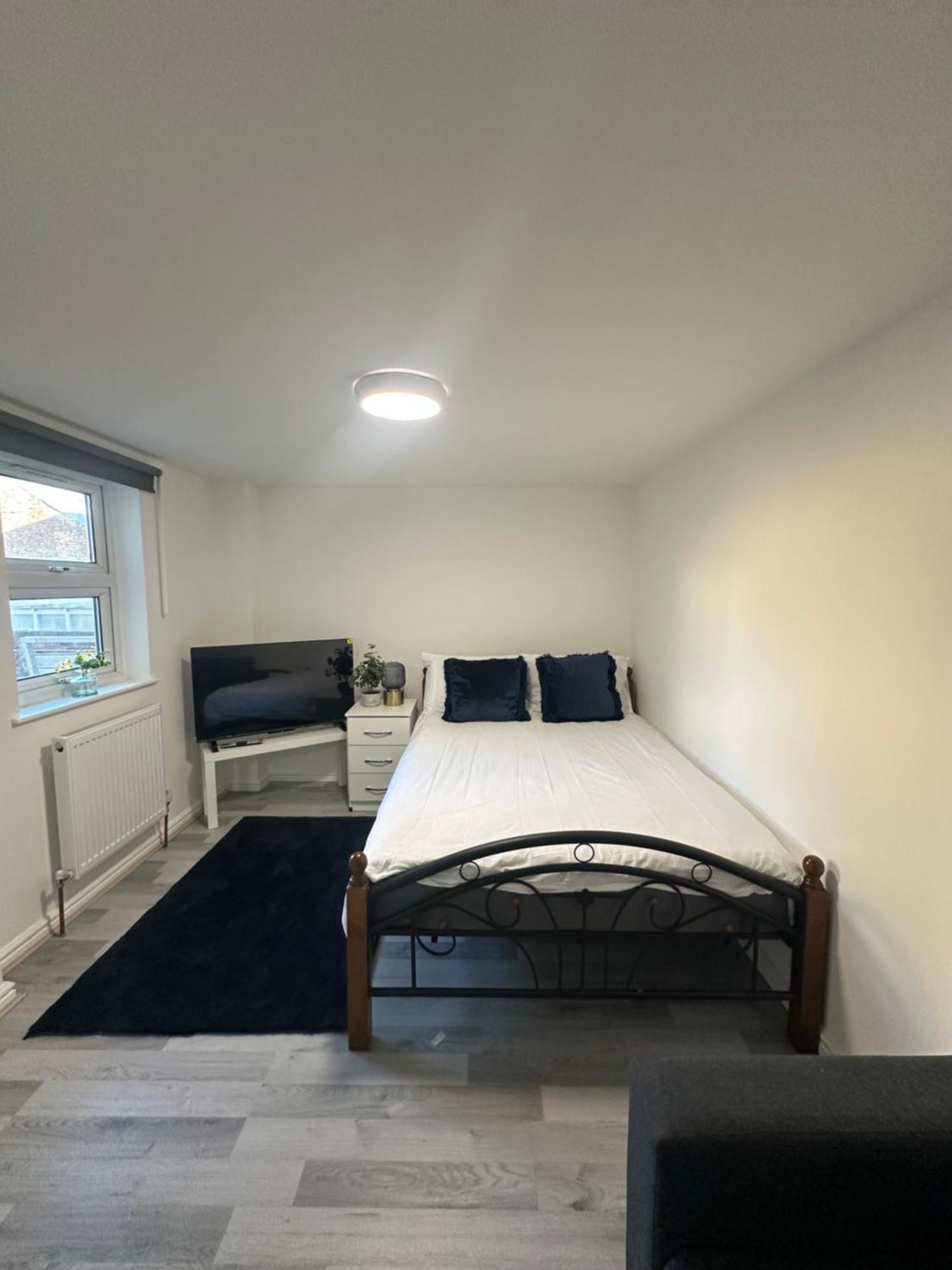 Luxury 2 Bedroom In Apartment