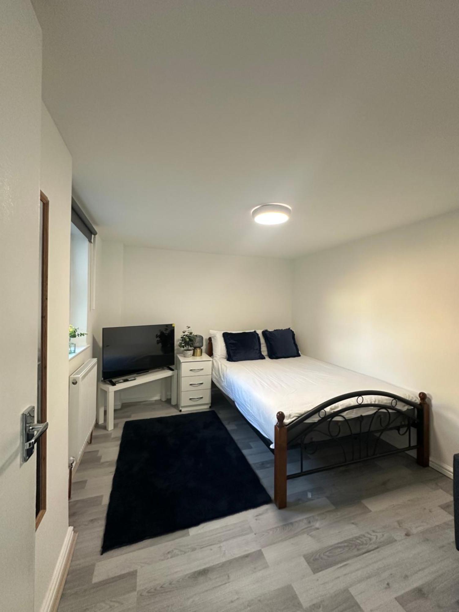 Luxury 2 Bedroom In * London