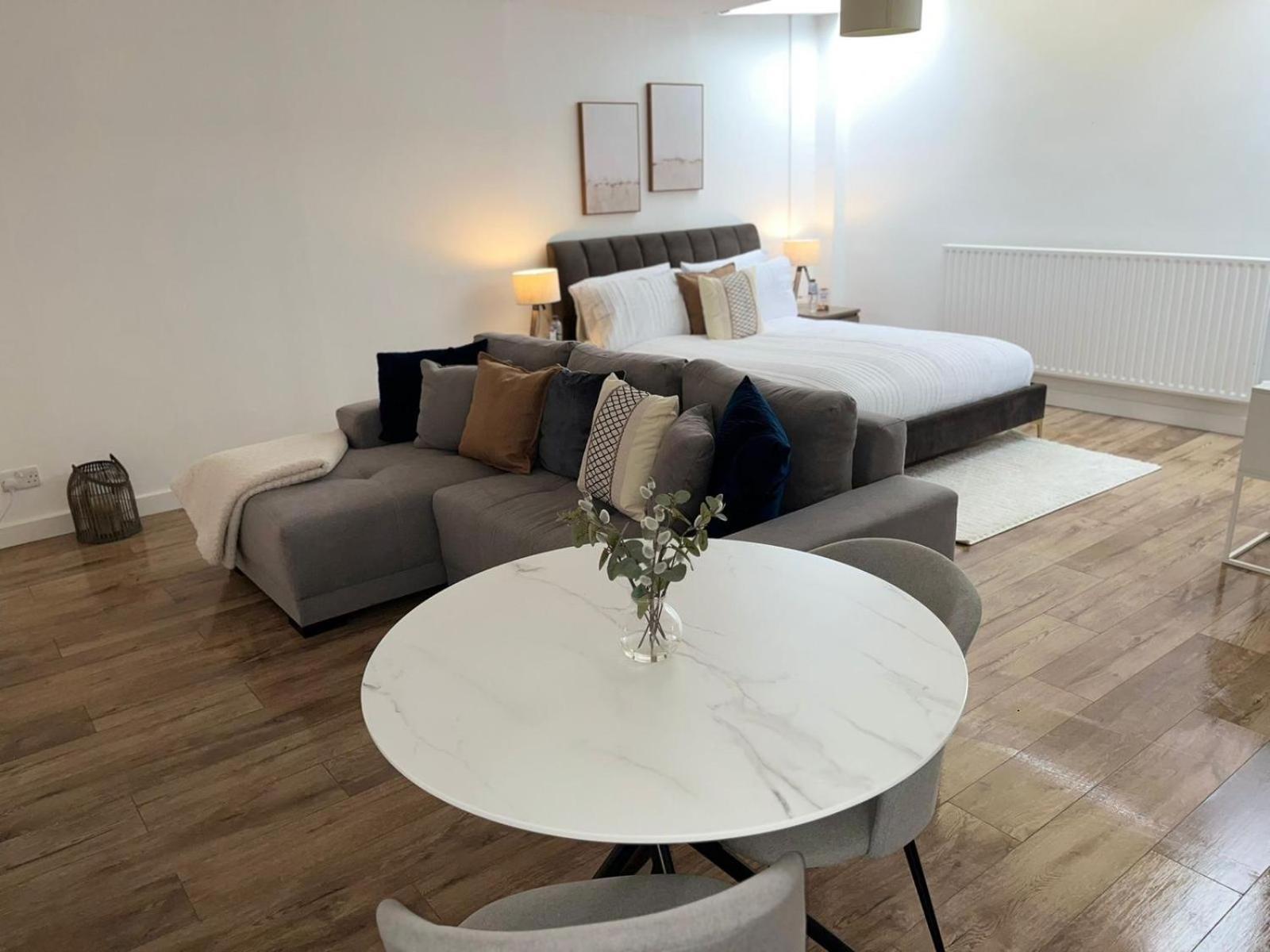 Apartamento Modern In Popular South Kensington Location *