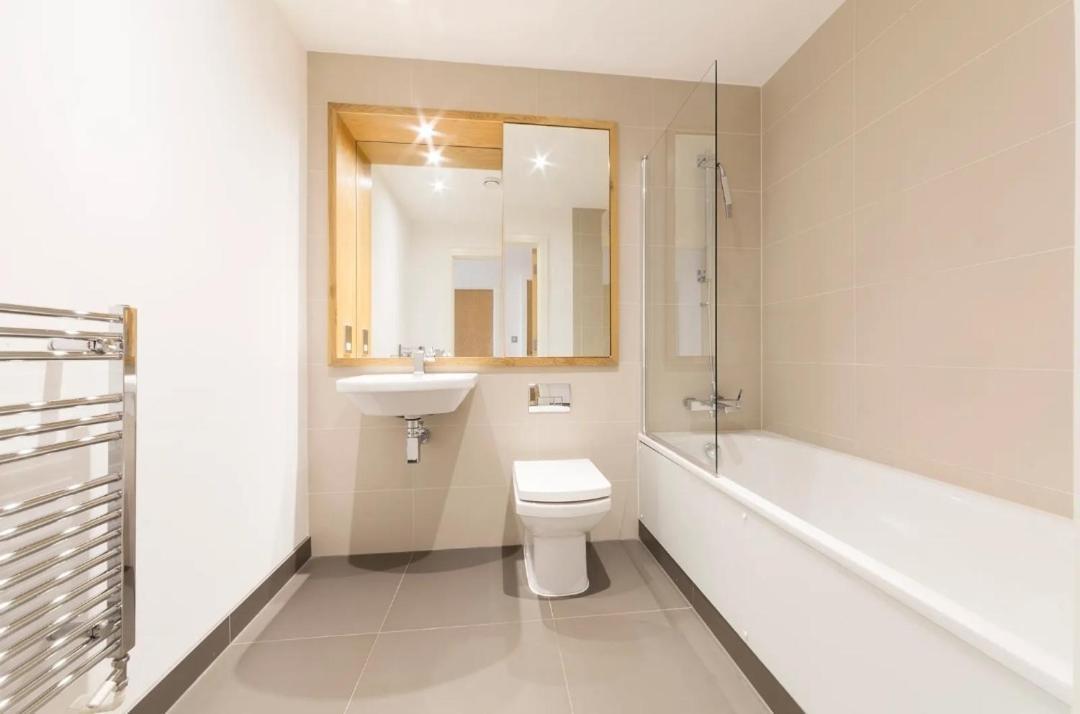 Stylish 1-bedroom Near Canary Wharf, O2 Arena & Excel - Excellent Transport Links Apartment *