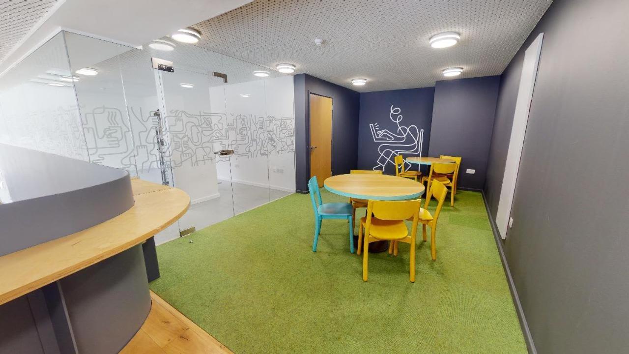 For Student Only Cosy In East Court At Apartment