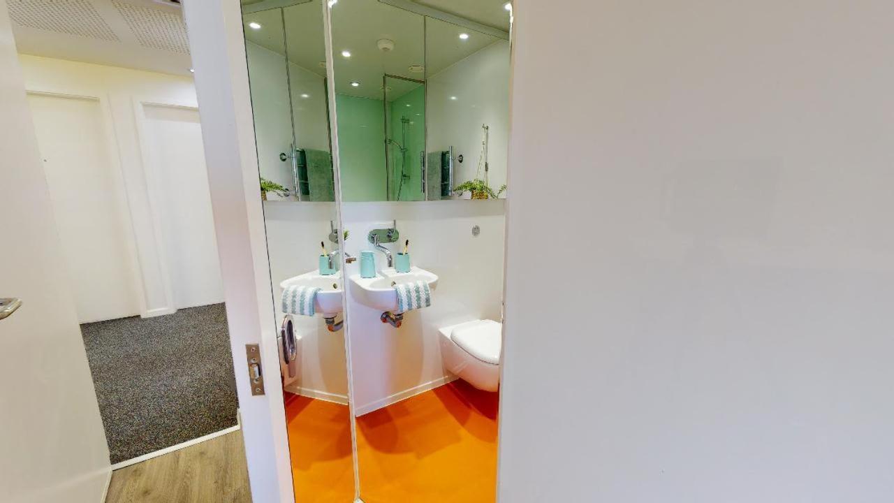 For Student Only Cosy In East Court At