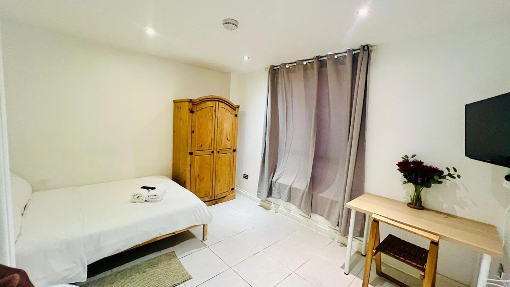 View Sunset Luxurious In Zone-1 Including One Family Twin With Its Own Stunning Private Terrace * Londres