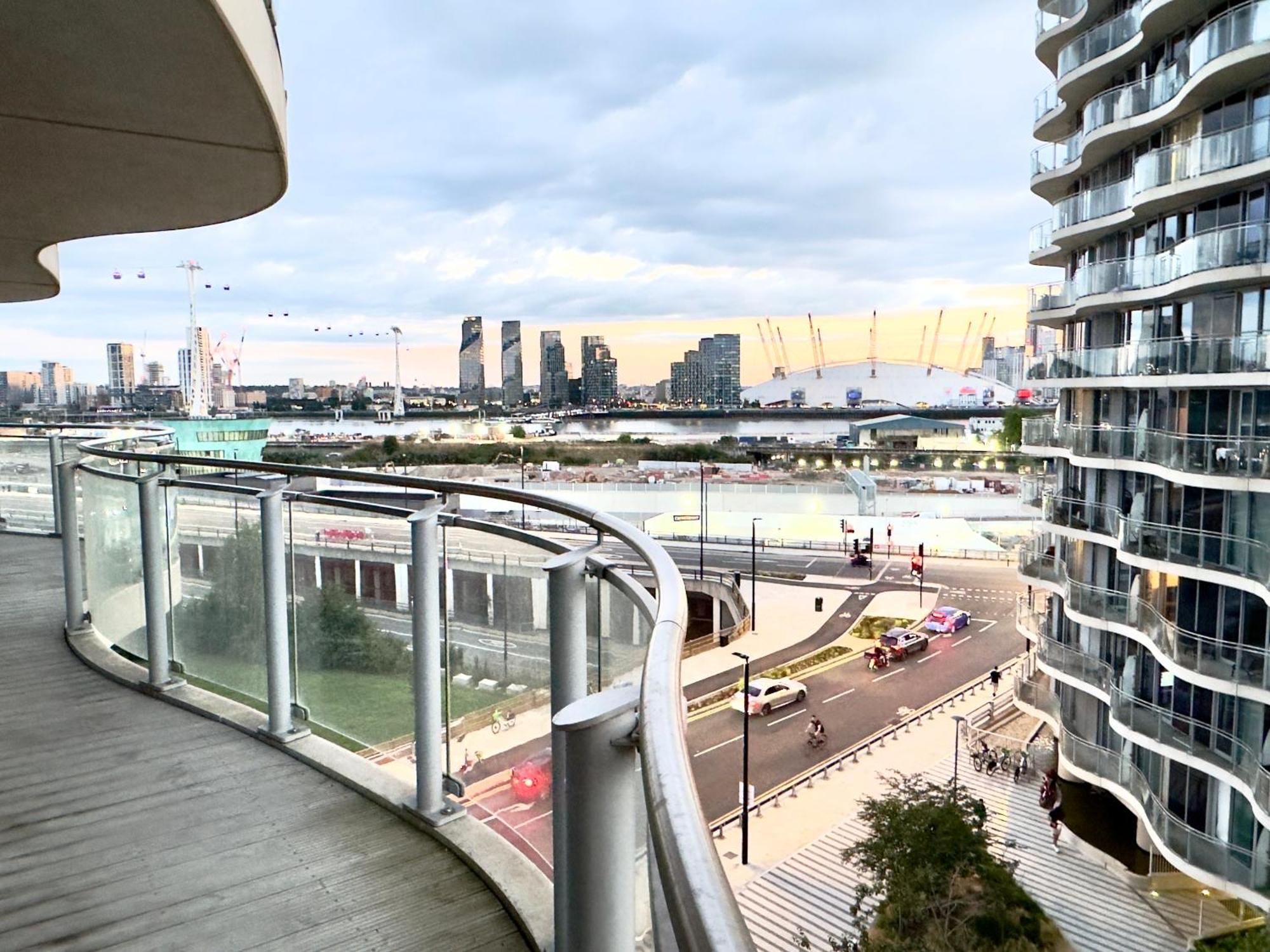 Excel Cosy With Balcony & River View Close To O2 Arena, Cable Car, Hall Apartment