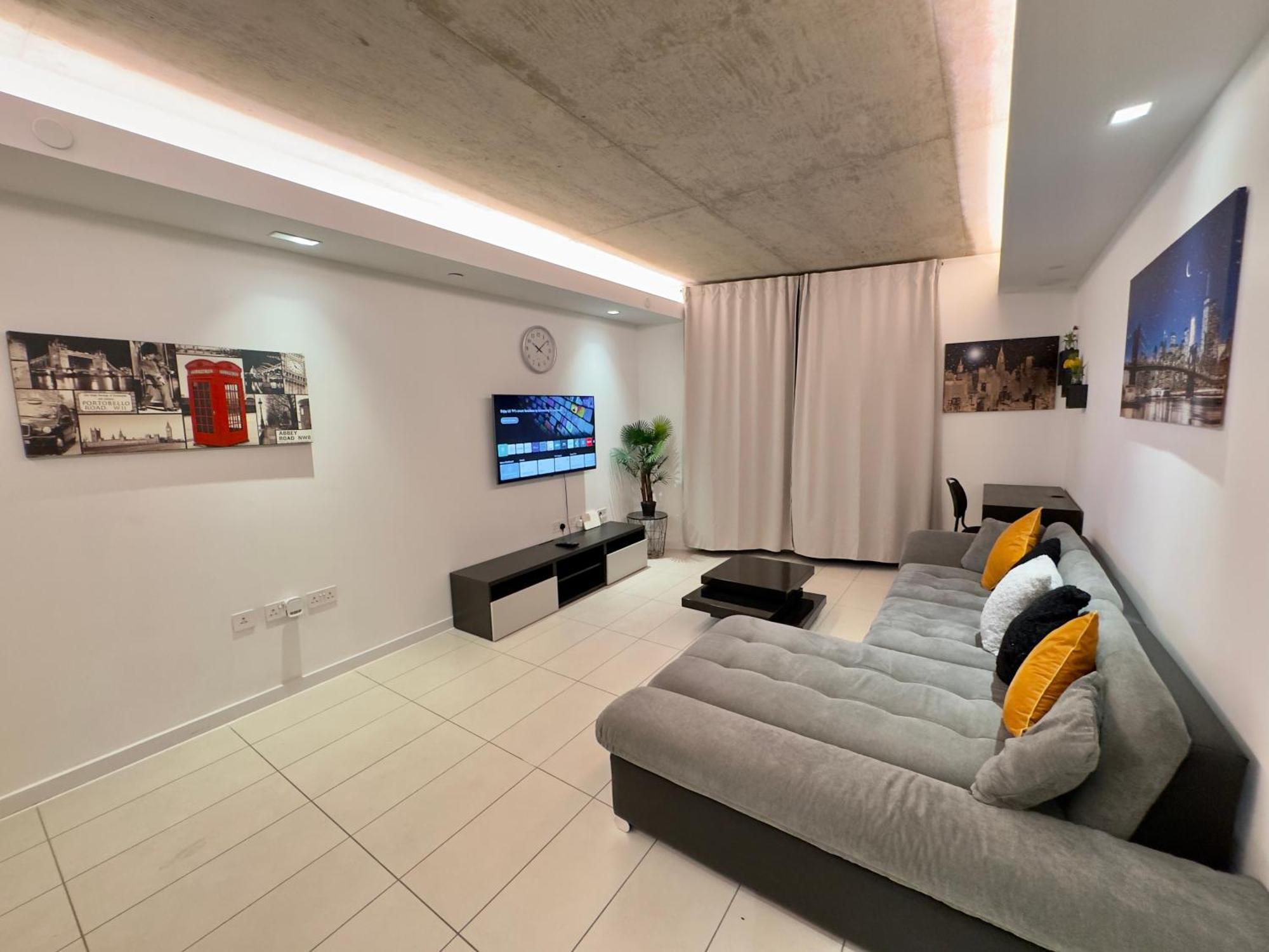 Apartment Excel Cosy With Balcony & River View Close To O2 Arena, Cable Car, Hall London