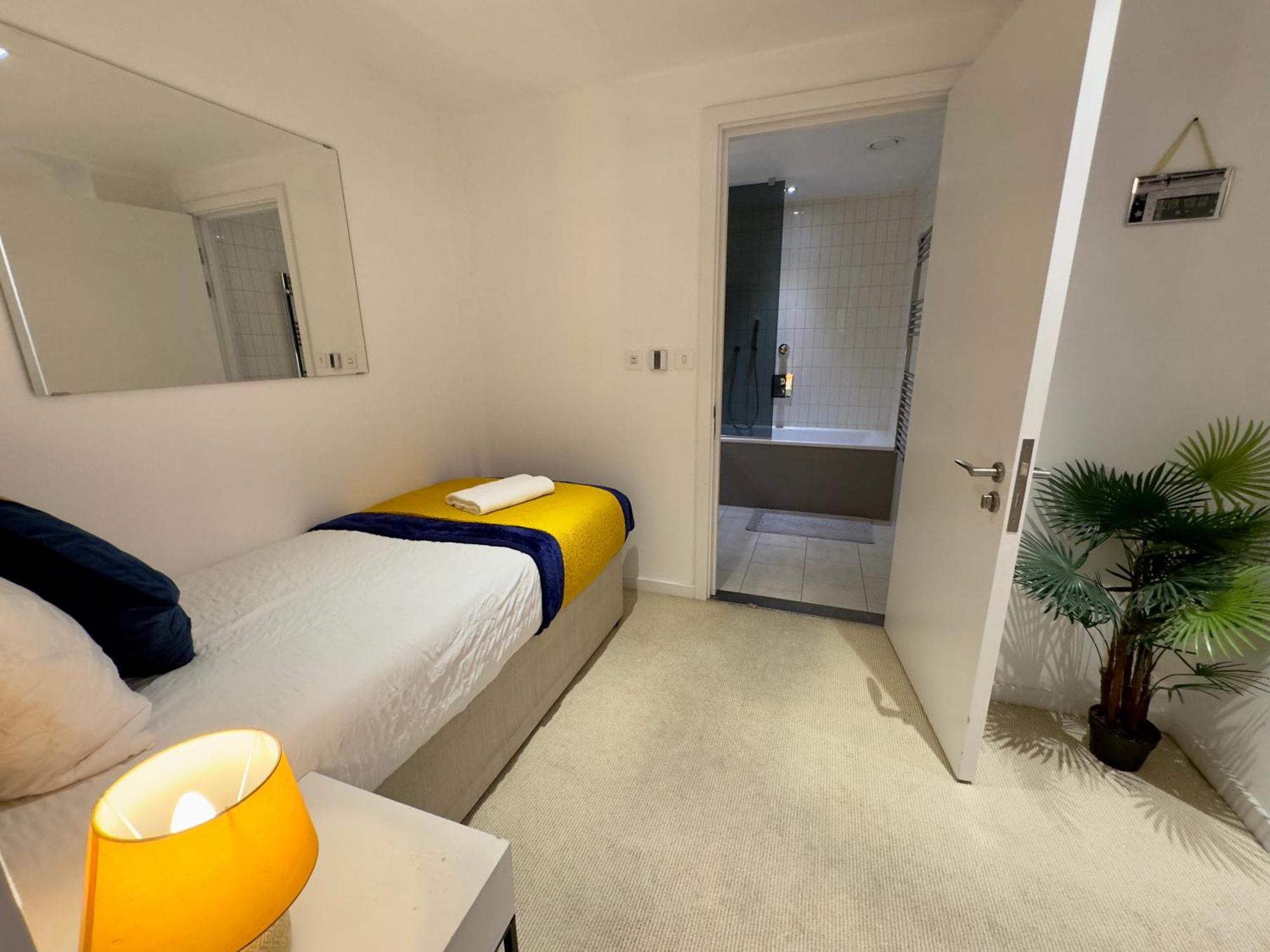 Excel Cosy With Balcony & River View Close To O2 Arena, Cable Car, Hall London