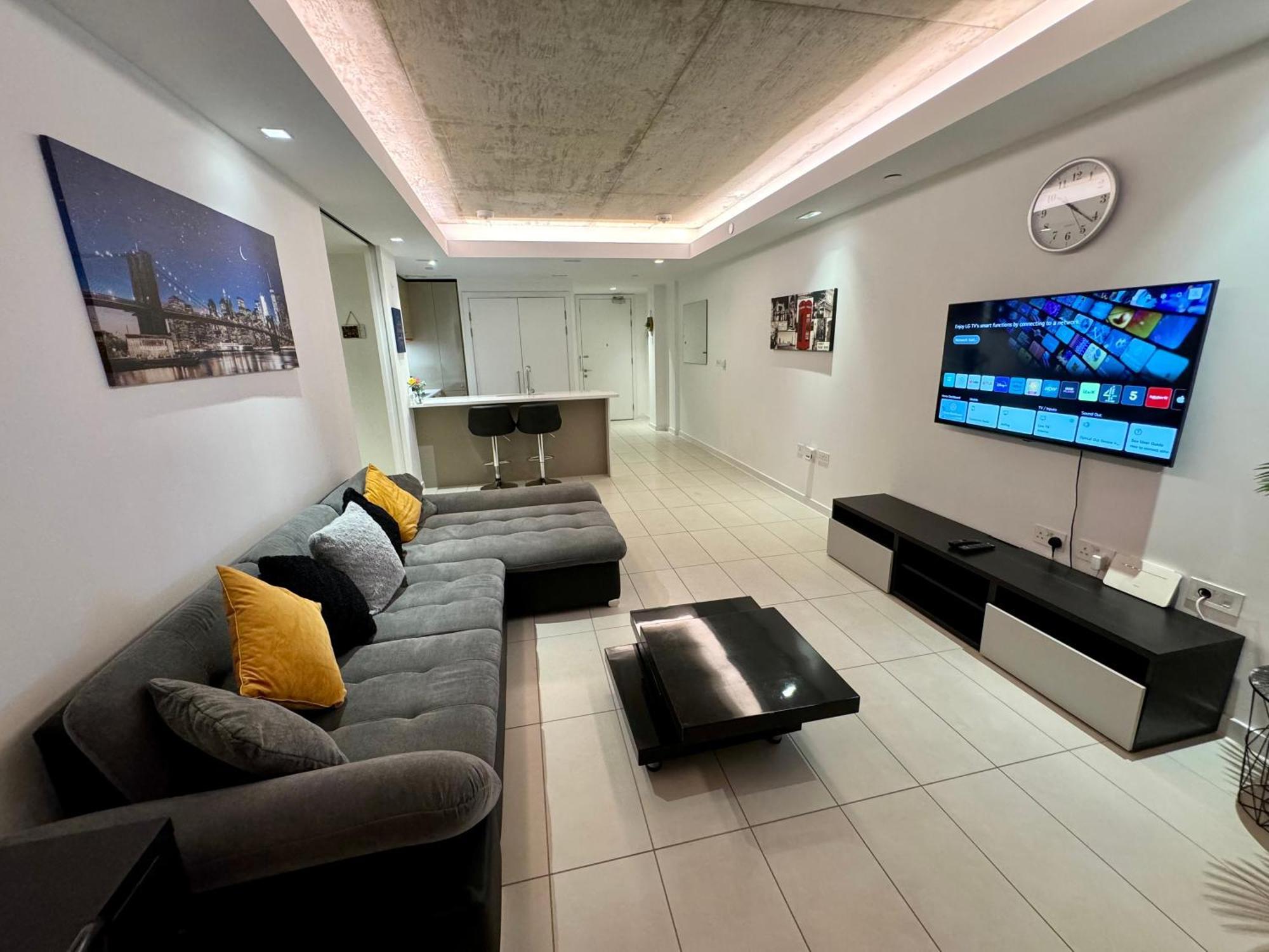 Excel Cosy With Balcony & River View Close To O2 Arena, Cable Car, Hall * London