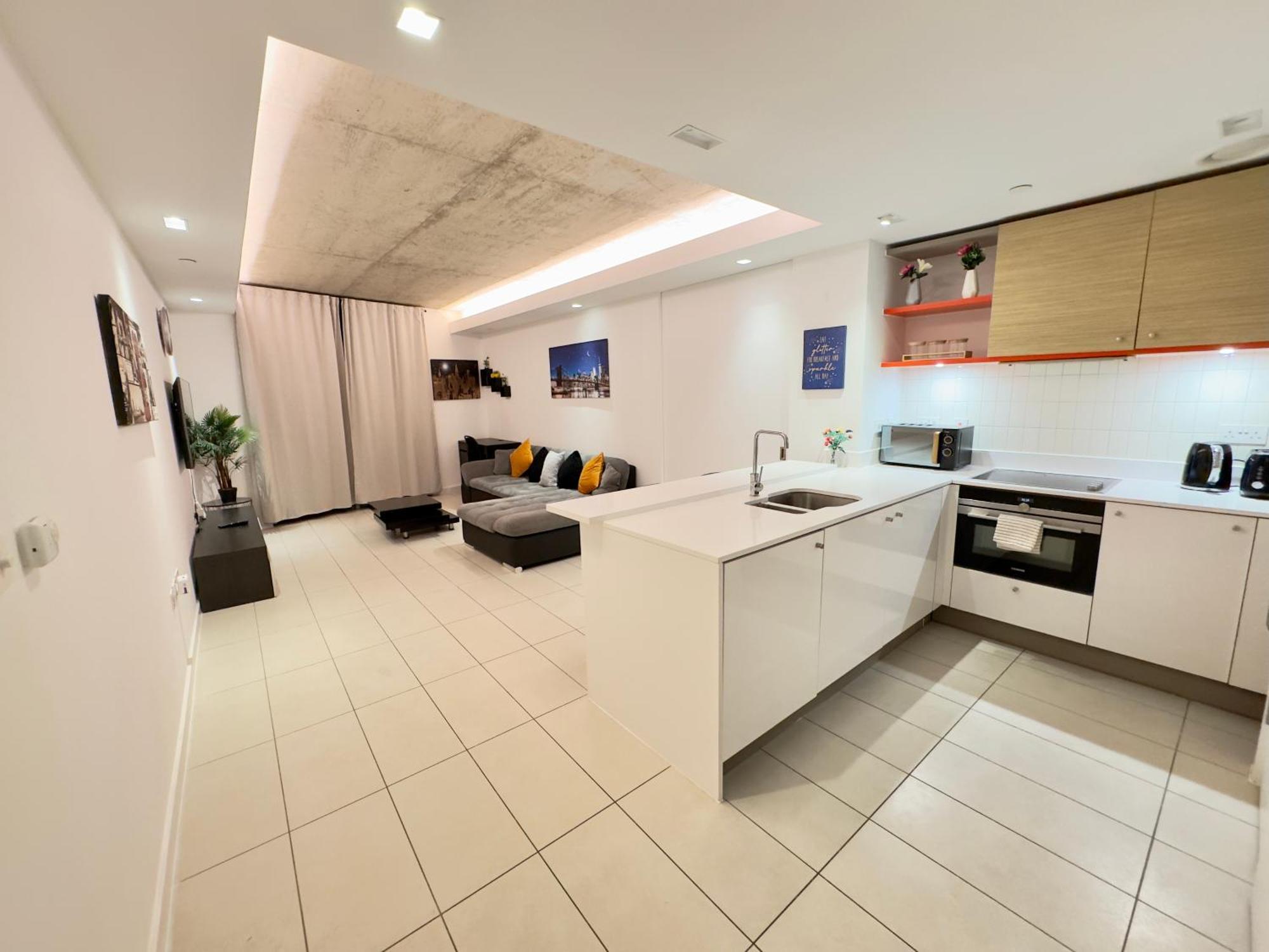 Apartment Excel Cosy With Balcony & River View Close To O2 Arena, Cable Car, Hall *
