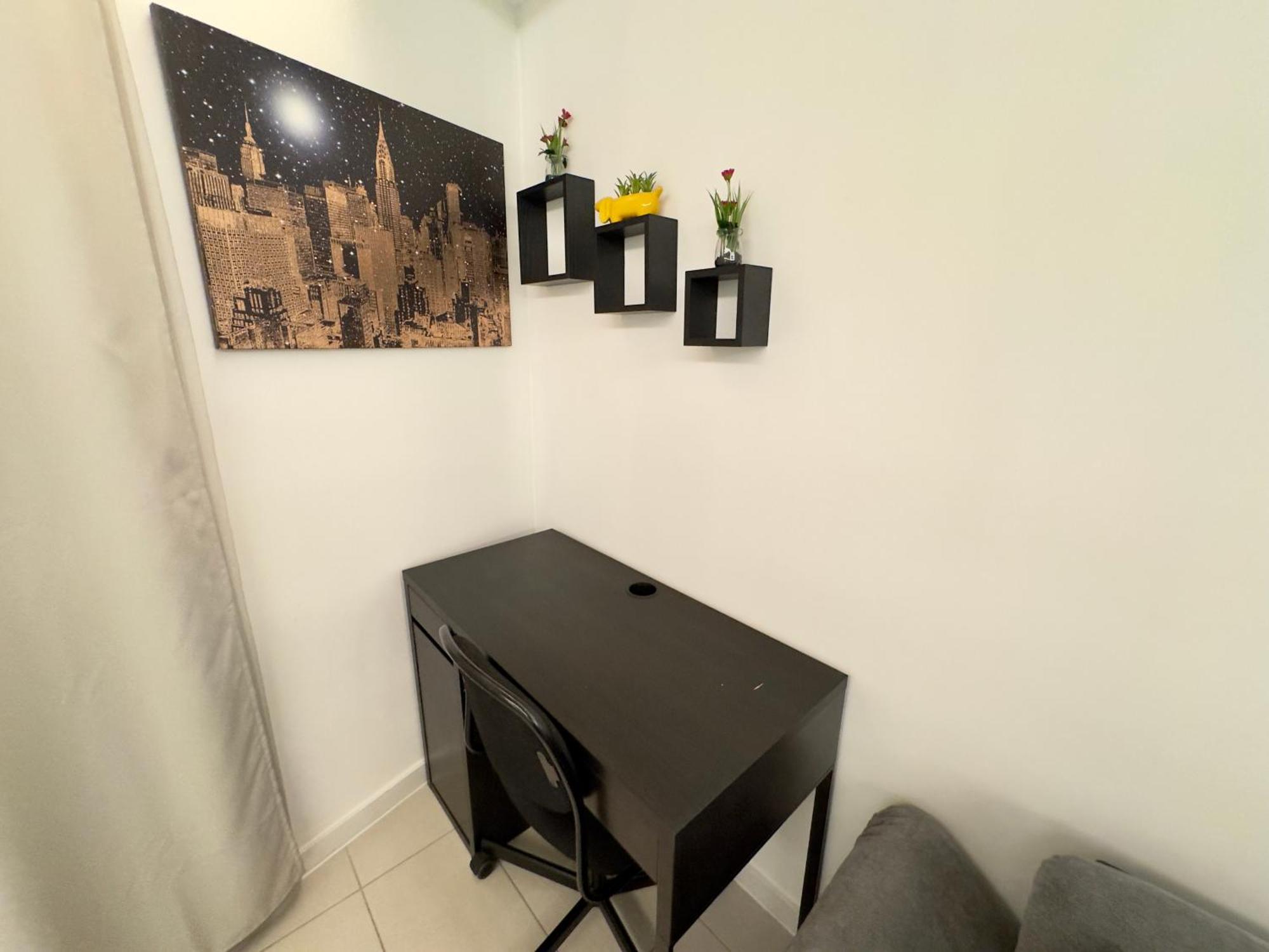 Apartment Excel Cosy With Balcony & River View Close To O2 Arena, Cable Car, Hall