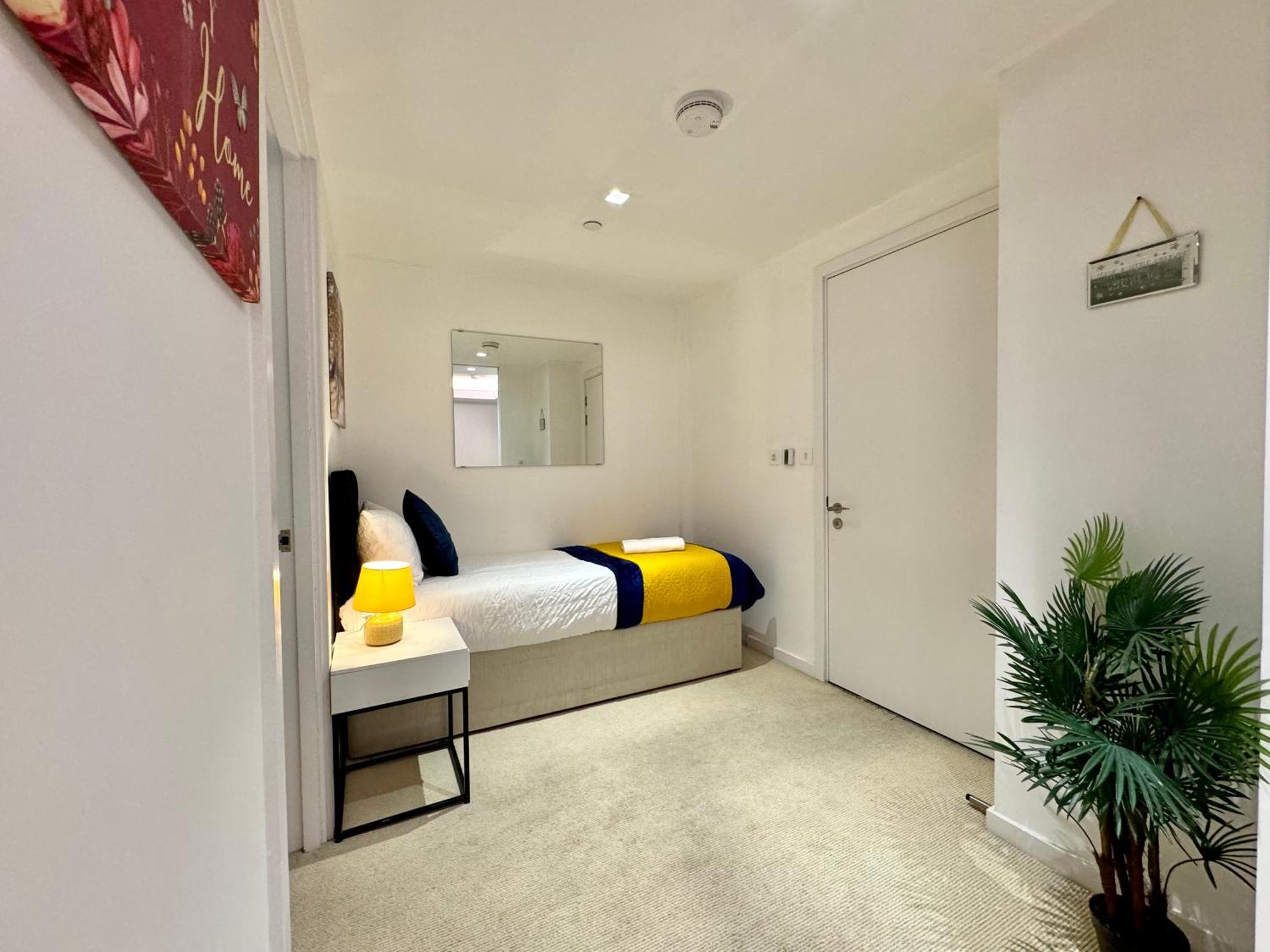 Excel Cosy With Balcony & River View Close To O2 Arena, Cable Car, Hall London