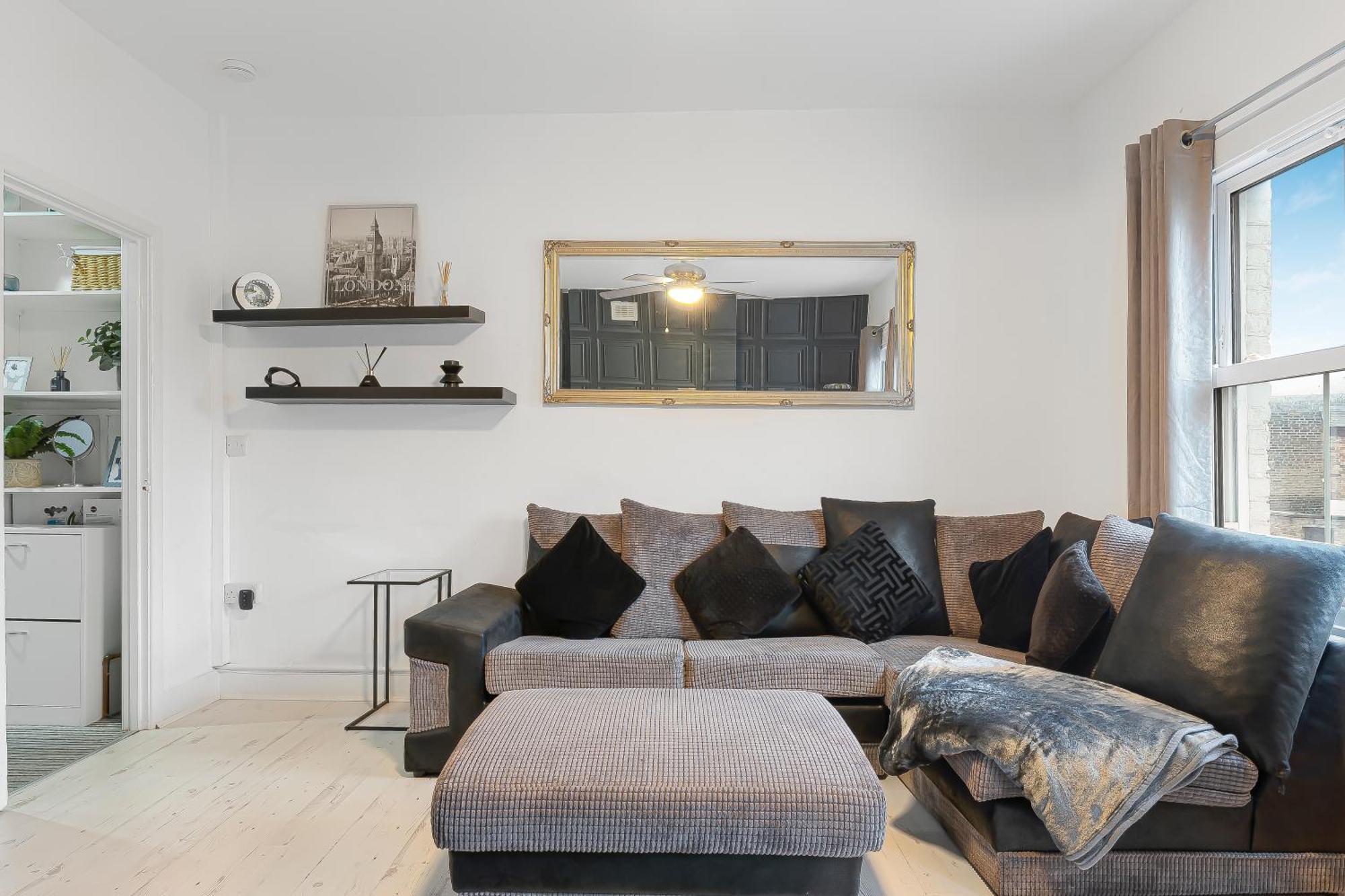 Spacious One Bedroom Private Flat In Brixton +wifi * Londres