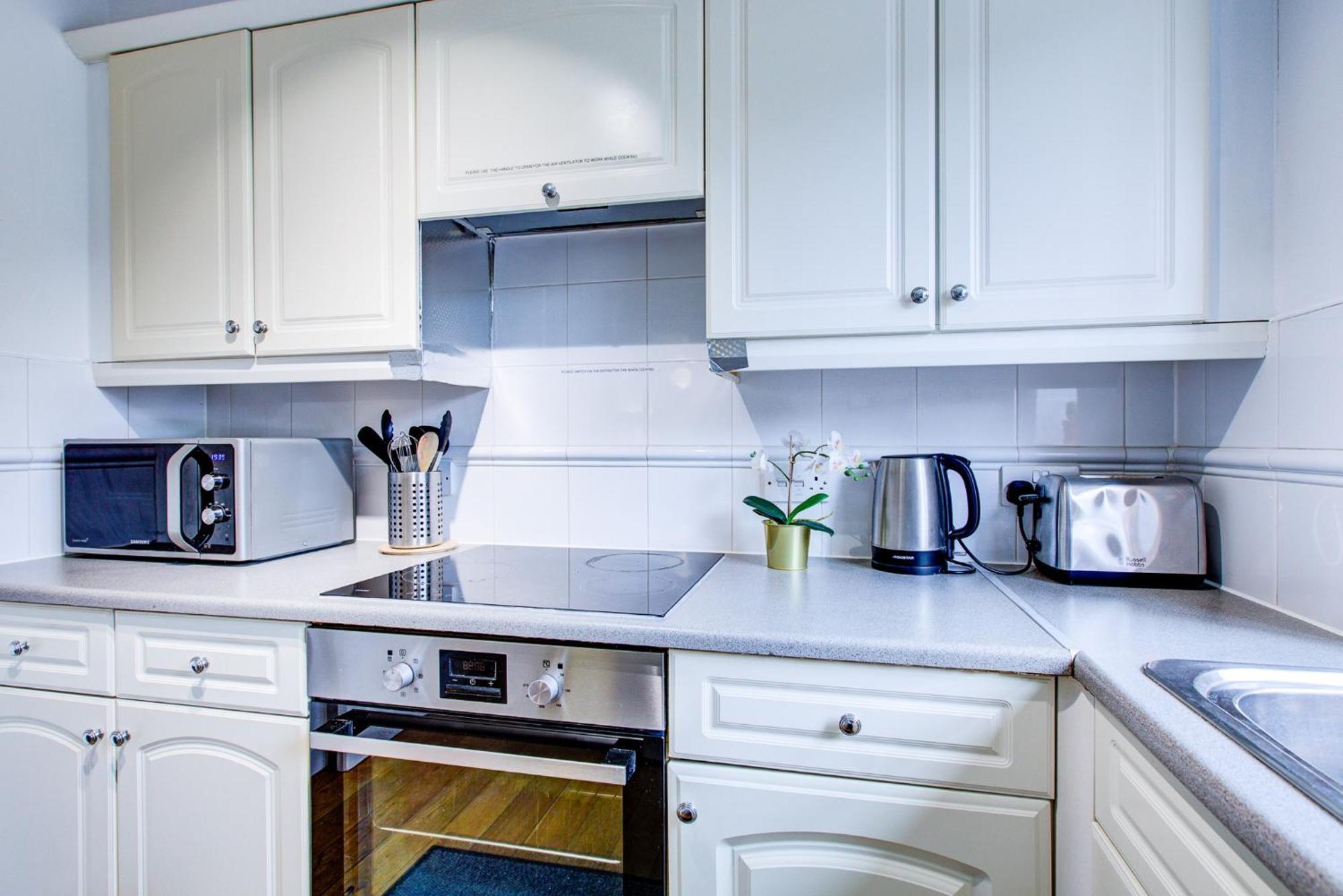 Spacious 2-bed Family With Pets Welcome Apartment
