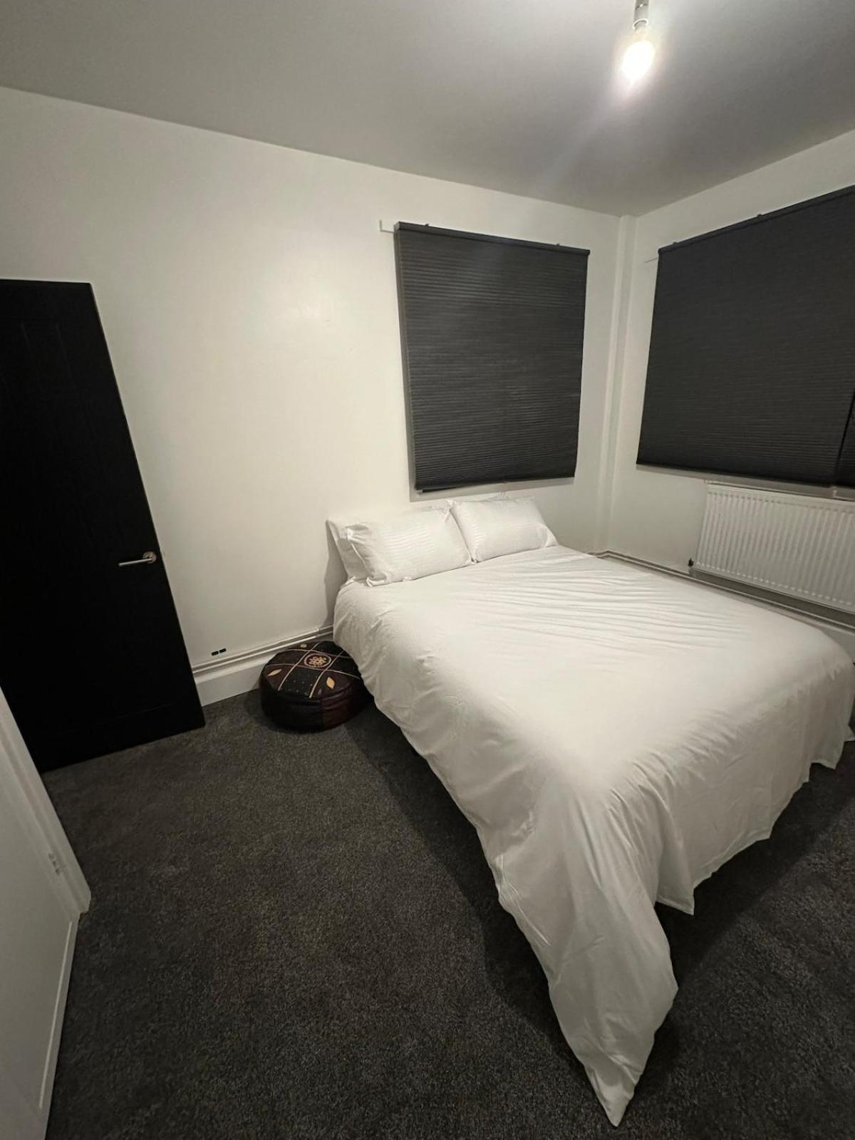 Apartment 2 Bedroom Flat By Bridge & The Shard *