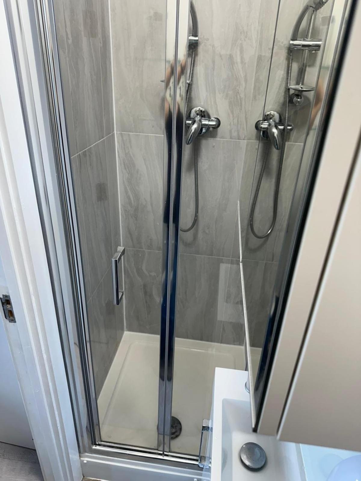 Compact And Bright Flat West 3a London