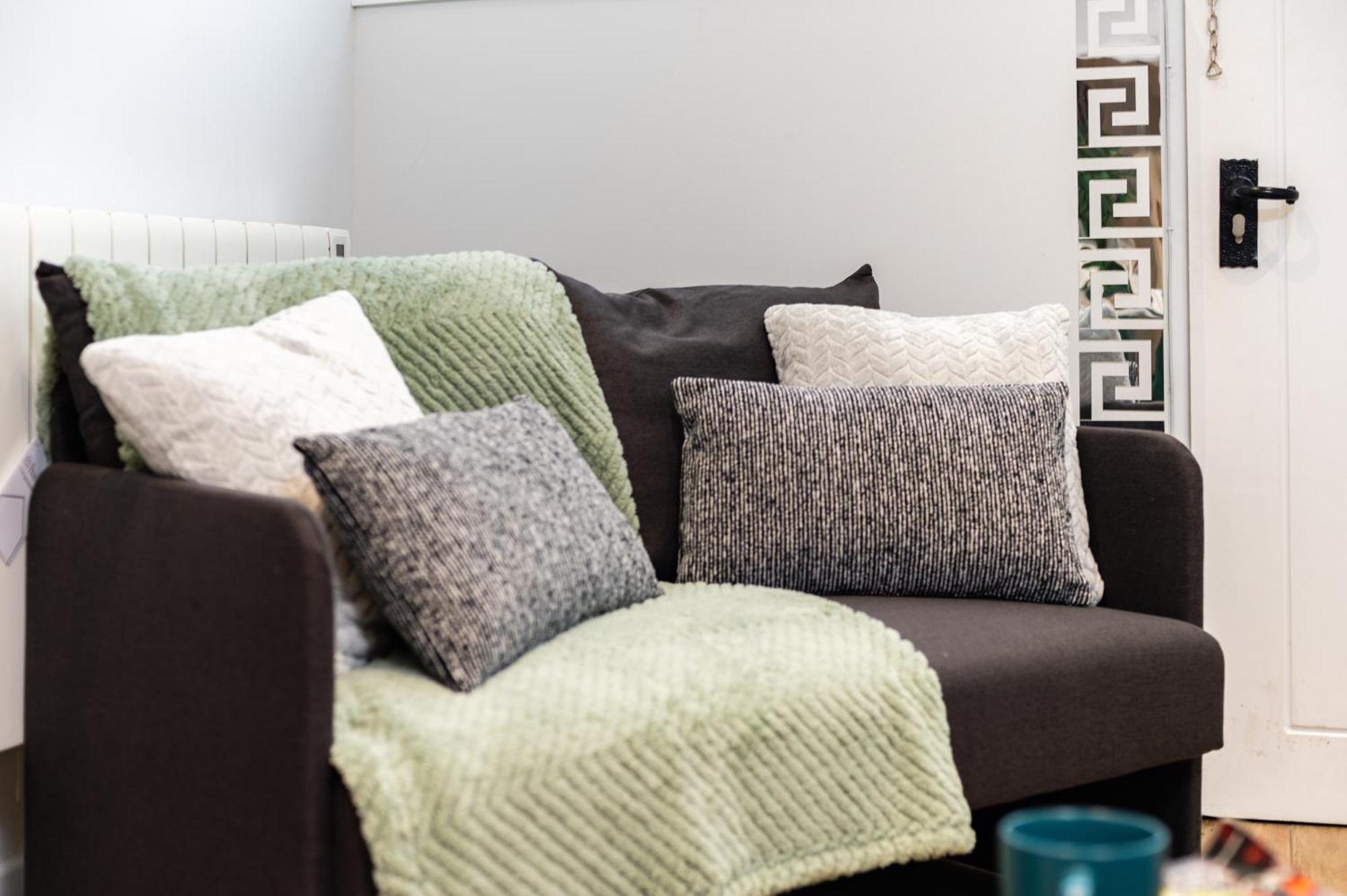 Apartment Stylish And Modern 2 Bedroom Flat, Finsbury Park, Sleeps Up To 6 Guests 3 Double Beds, Near Emirates Stadium *
