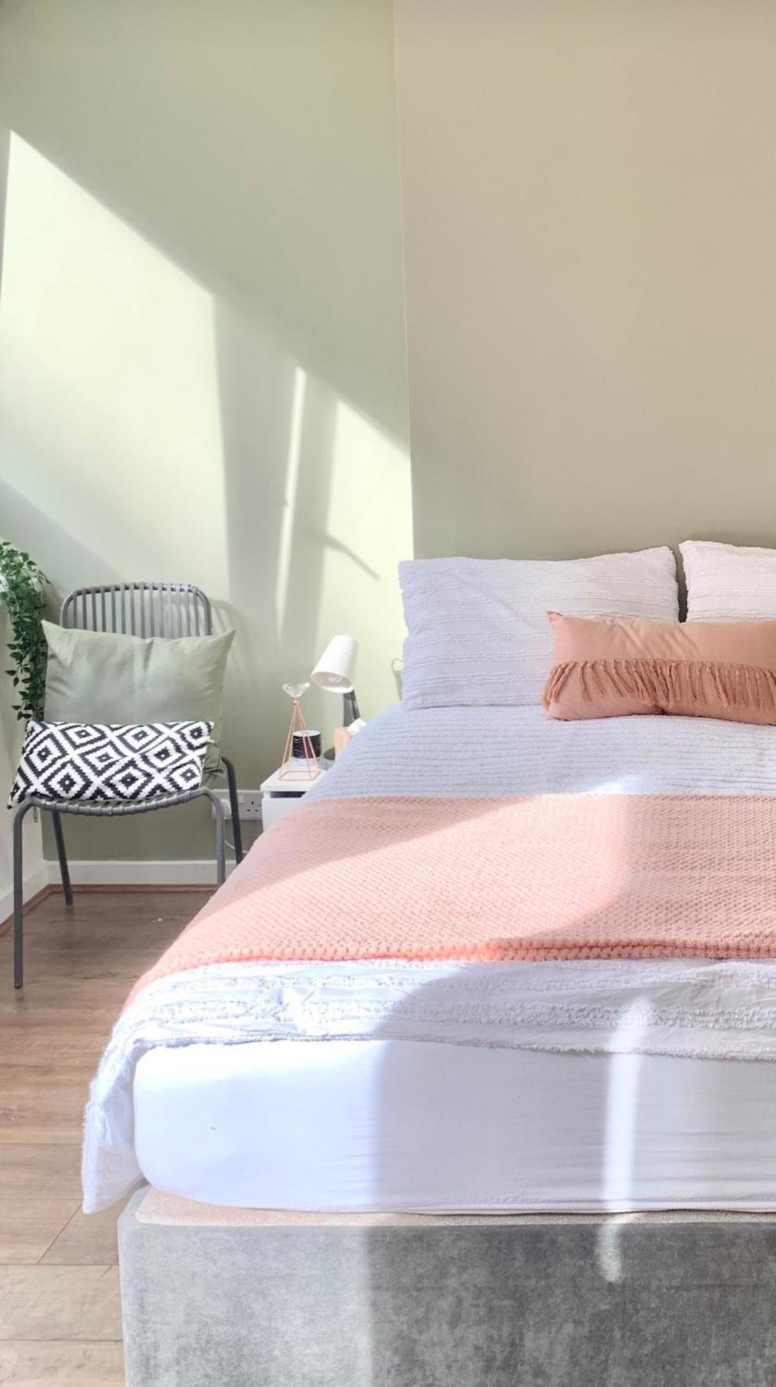 Colourful 4 Bedroom - Mile End - Central, Hammersmith & And District Lines