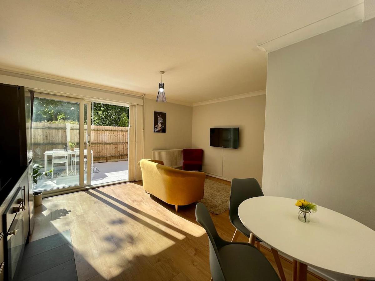 Holiday home Colourful 4 Bedroom - Mile End - Central, Hammersmith & And District Lines