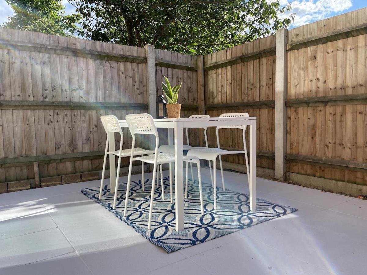 Colourful 4 Bedroom - Mile End - Central, Hammersmith & And District Lines Holiday home London