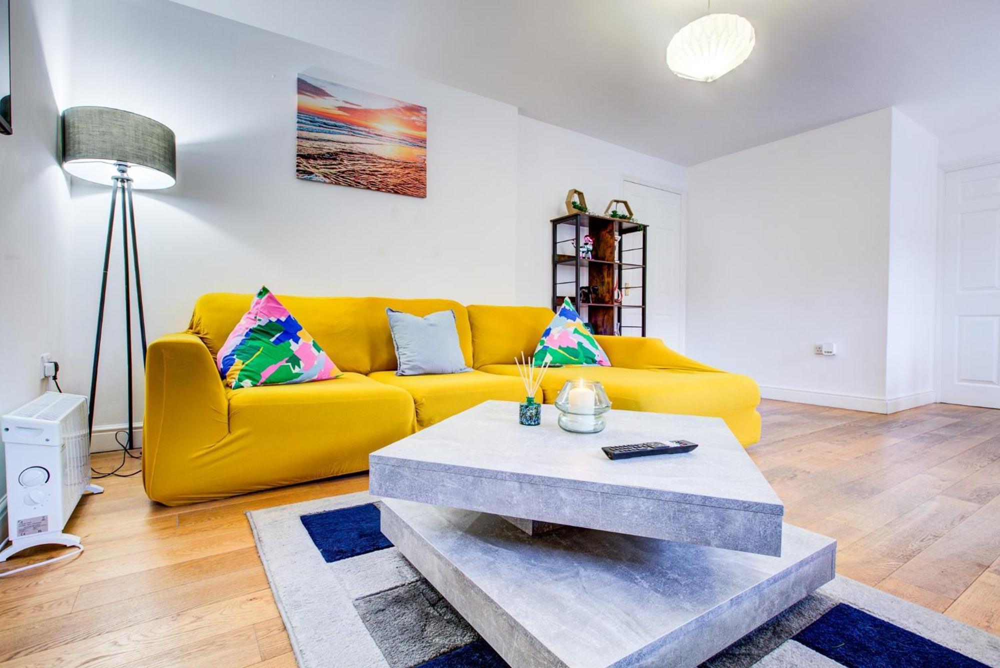 Spacious 2-bed Family With Pets Welcome Apartment