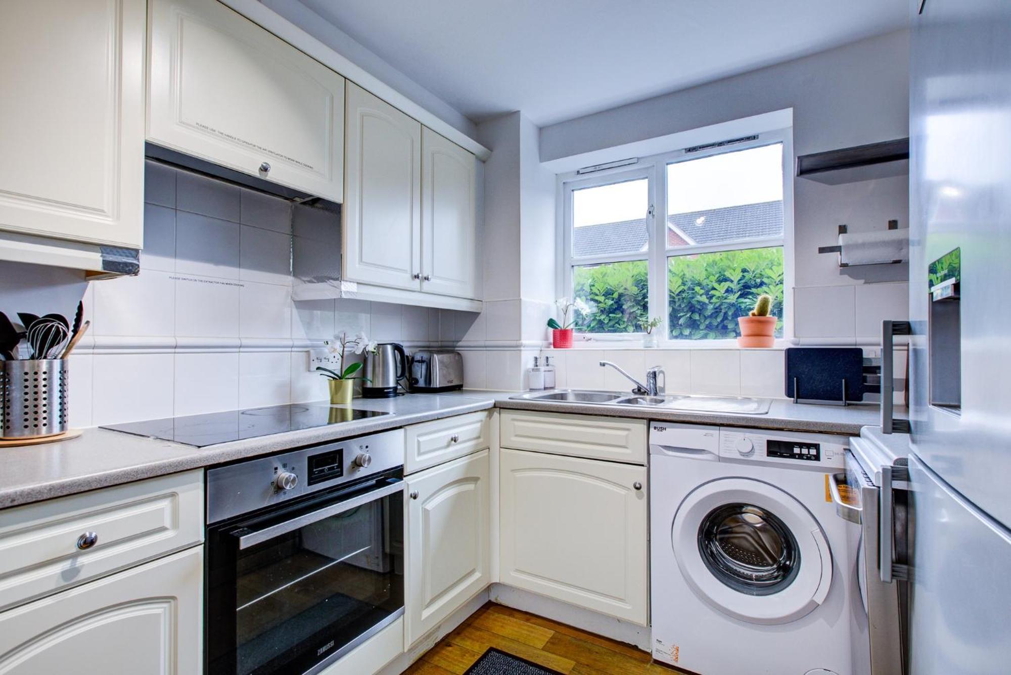 Apartment Spacious 2-bed Family With Pets Welcome London