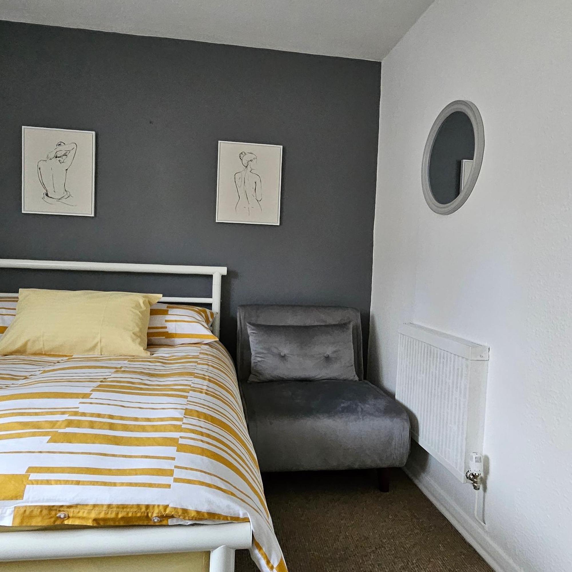 Modern Spacious 10 Minutes From Eye Guest house