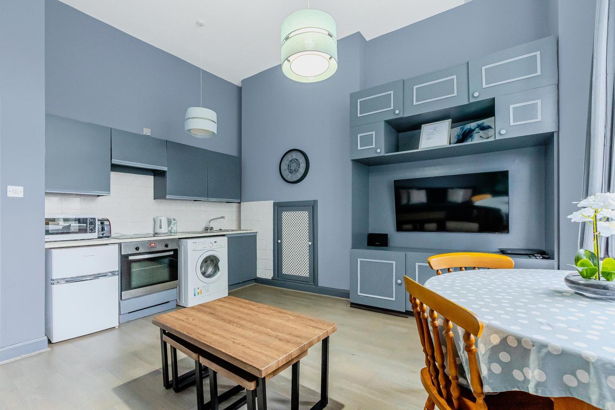 Couple's Getaway 1bdr Near Holland Park Apartment *