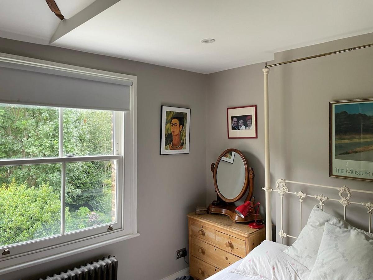 Large Five Bed Victorian Family House With Large Garden Pousada Londres