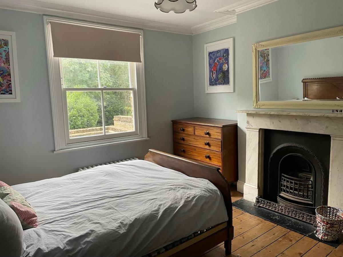 Large Five Bed Victorian Family House With Large Garden * Londres