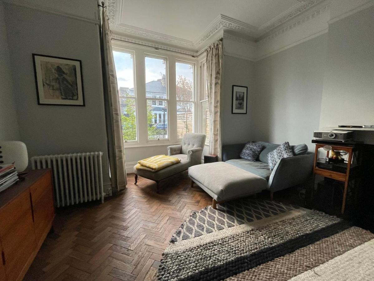 Large Five Bed Victorian Family House With Large Garden Pousada