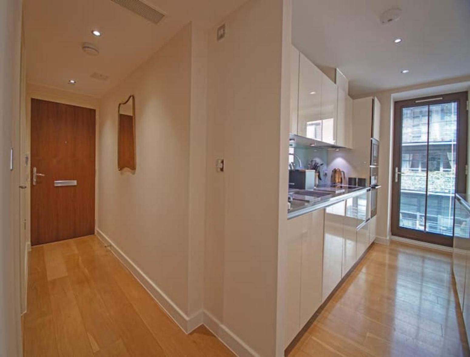 Westminster Two Bed One Bath Sleeps 5 * London