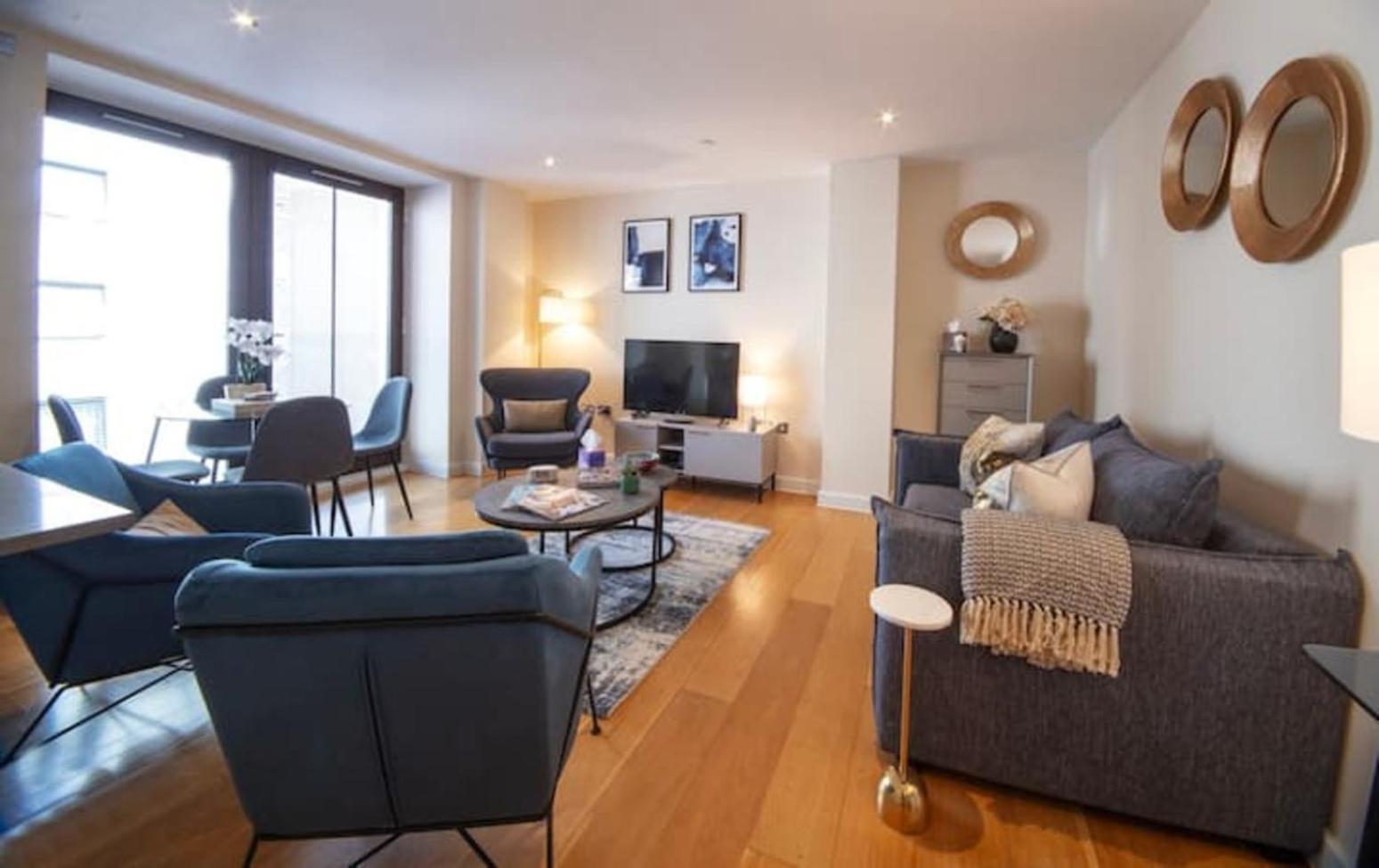 Westminster Two Bed One Bath Sleeps 5 Apartment London