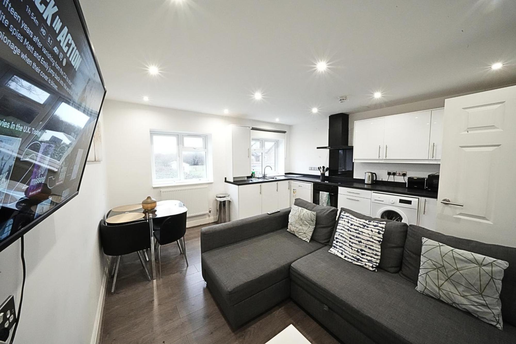 Hatton Apartments: Airport-adjacent With Free Parking And Underground Access London
