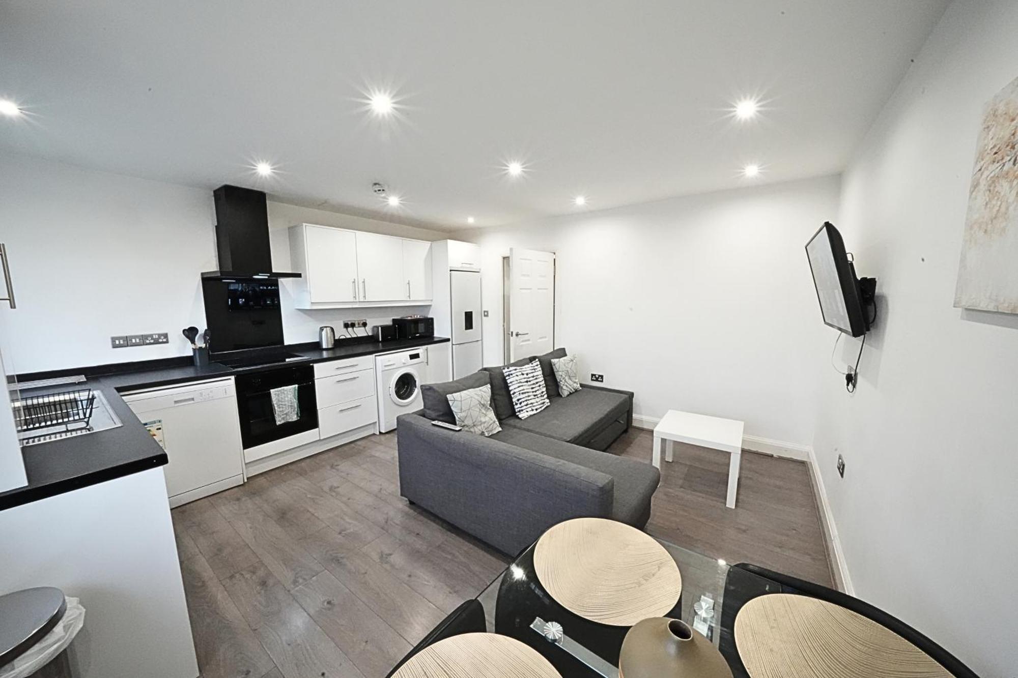 Hatton Apartments: Airport-adjacent With Free Parking And Underground Access Apartment
