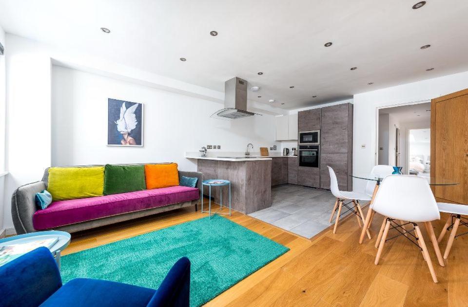 2 Bed 2 Bath Penthouse,terrace,london Eye,sleeps 6 London