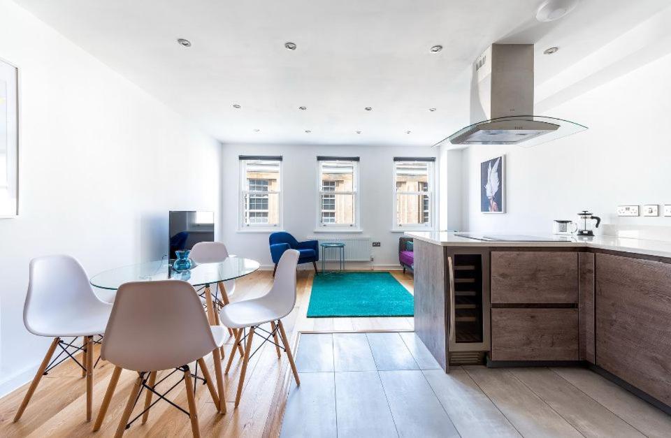 2 Bed 2 Bath Penthouse,terrace,london Eye,sleeps 6 Apartment