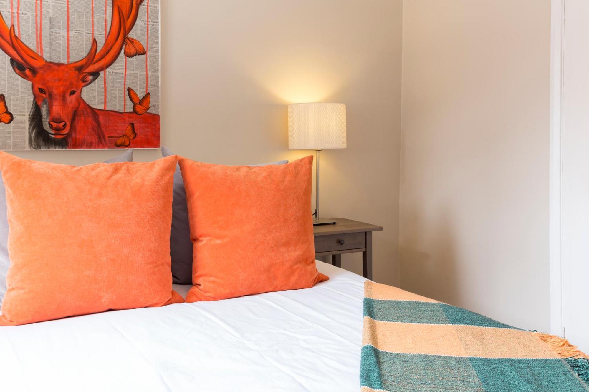 Apartment Unrivaled Elegance In 3 Bedroom Covent Garden