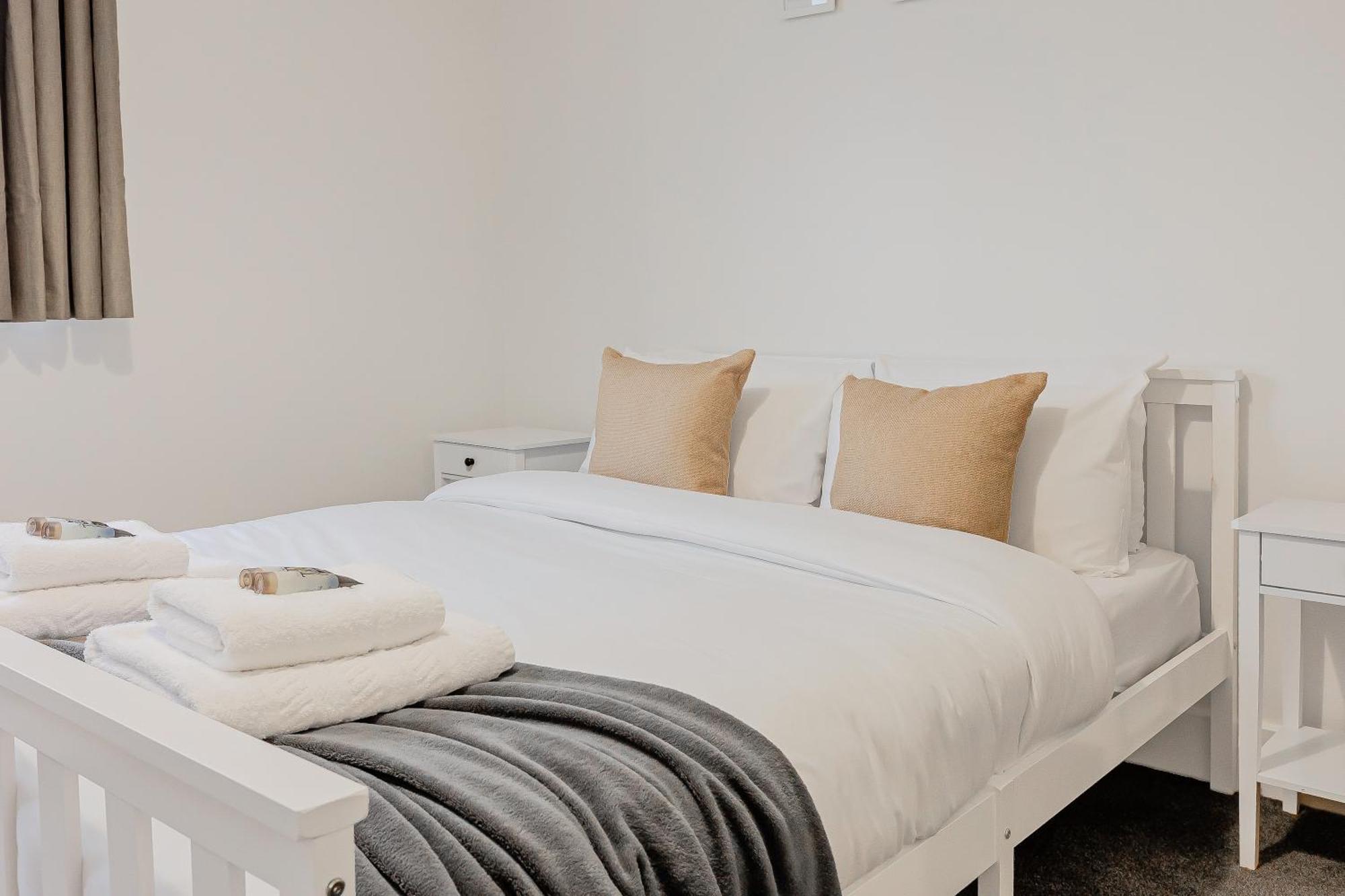 New Listing! Spacious 2br, North 2min To St Apartment *