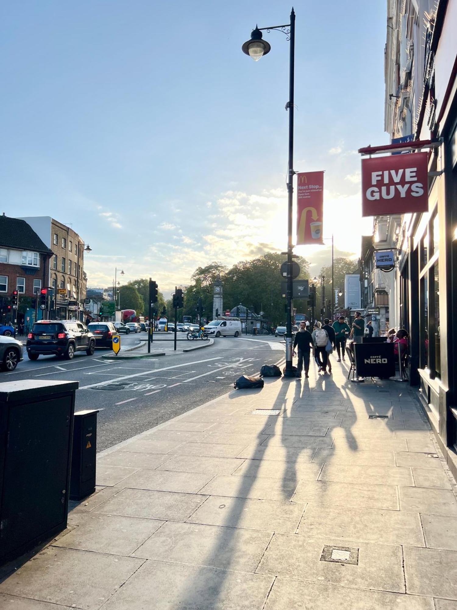 Stylish Flat In Heart Of Clapham *