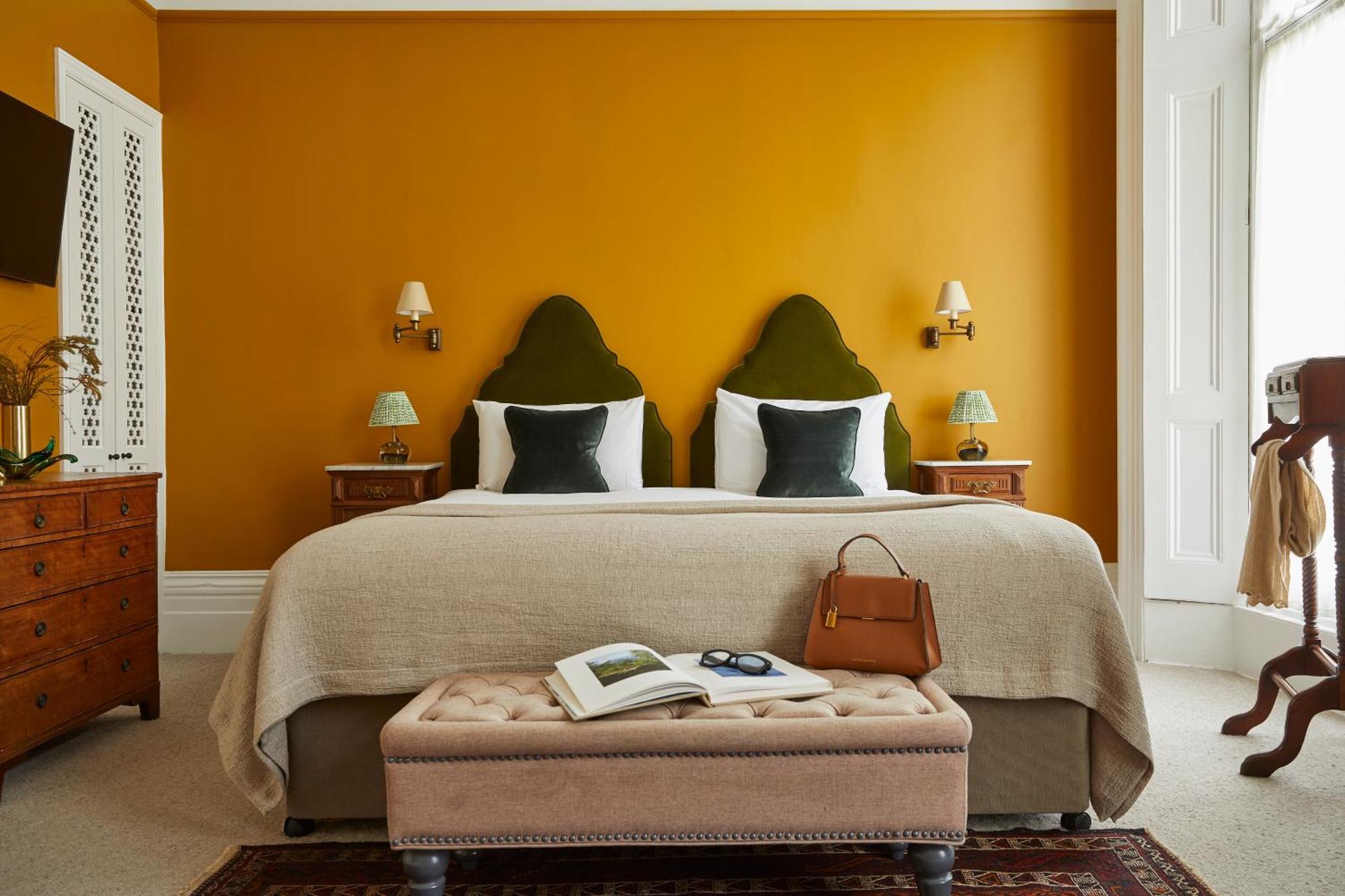 Georgian House Hotel 4*